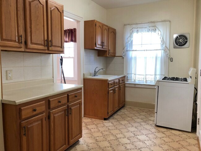 Building Photo - Prime Bay Ridge Two Bedroom