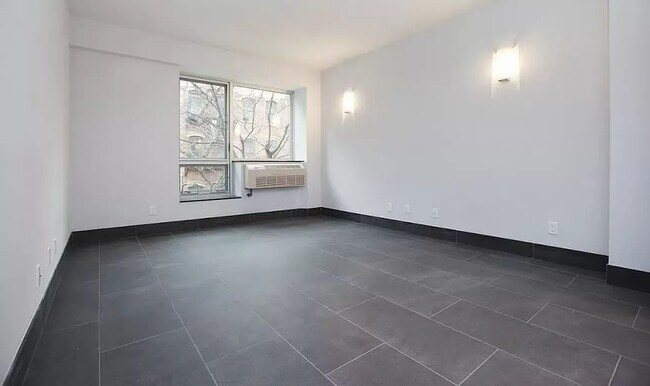 Building Photo - 164 Attorney Street