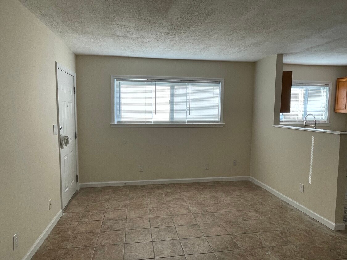 Foto principal - 1548 Harvard Ave