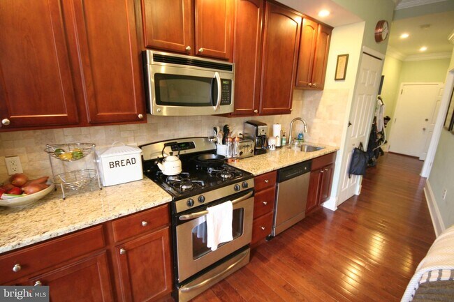 Foto del edificio - 272 S 23rd St
