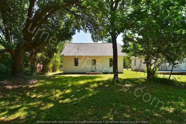 Building Photo - 1807 Campbell St Camden SC 29020