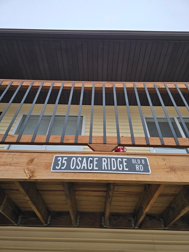 Building Photo - 2 Bedroom , 1 Bathroom Apartment!