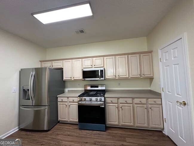 Building Photo - 124 Cottesford Dr SW