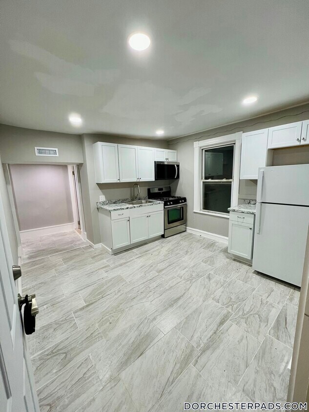 Building Photo - 35 Humphreys St