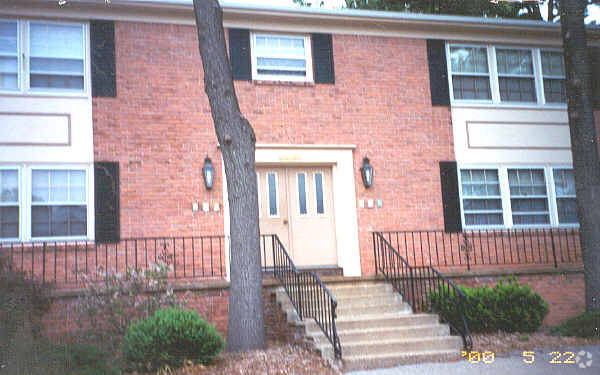 Building Photo - 4626 W Sylvania Ave