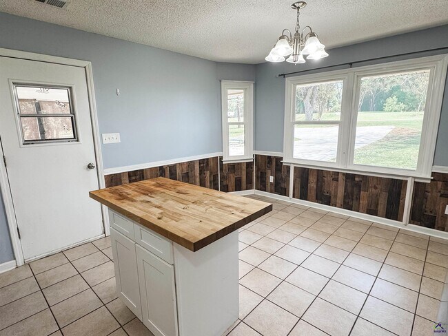 Foto del edificio - 2108 Marshallville Rd