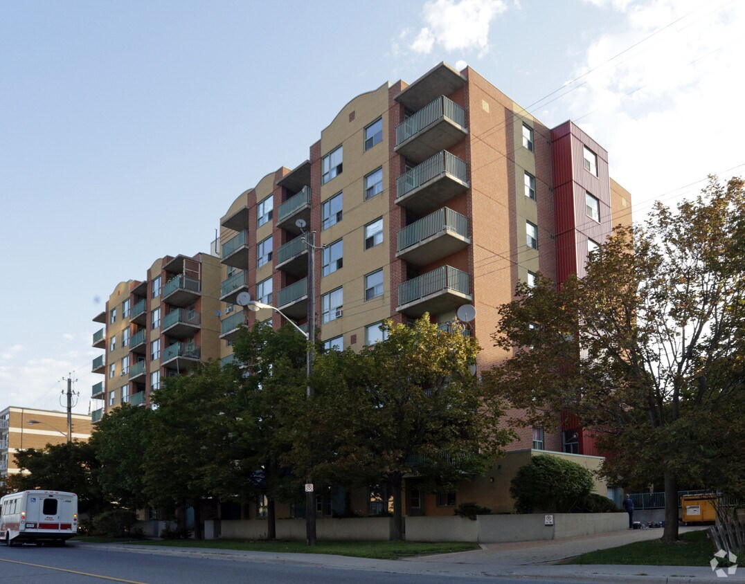 Photo du bâtiment - 151 Parkdale Ave