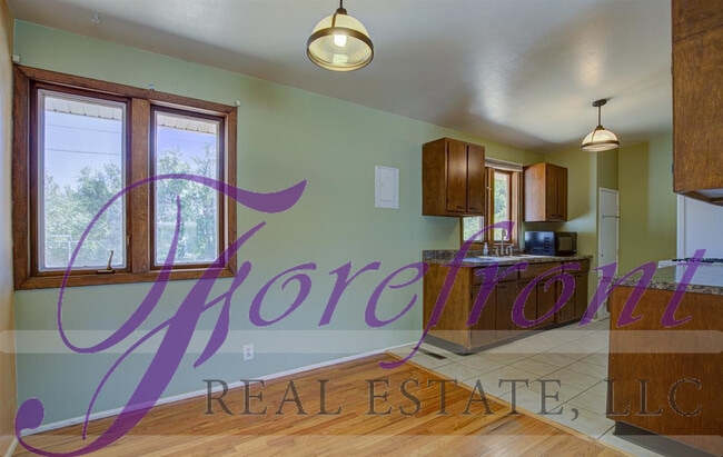 Building Photo - 2045 Laramie Ave