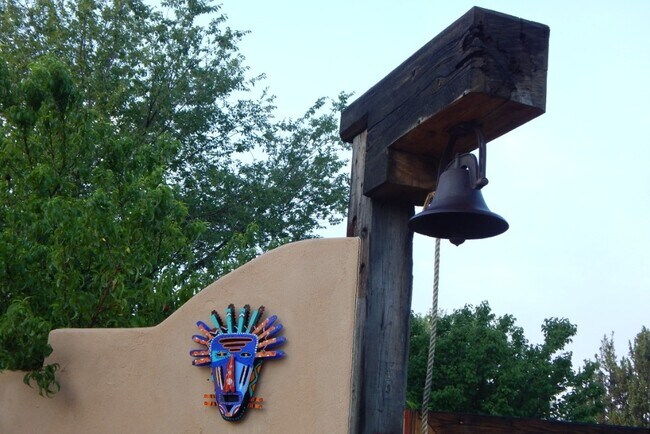 En una hacienda del viejo mundo - 2835 W Alameda St