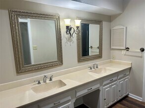 Building Photo - 103 Wroxton Dr
