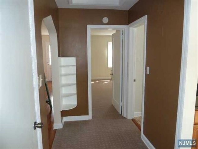 Building Photo - 330 Manor Rd