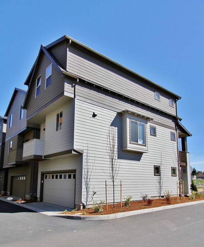 Building Photo - Pet Friendly House at 45 Degree Central