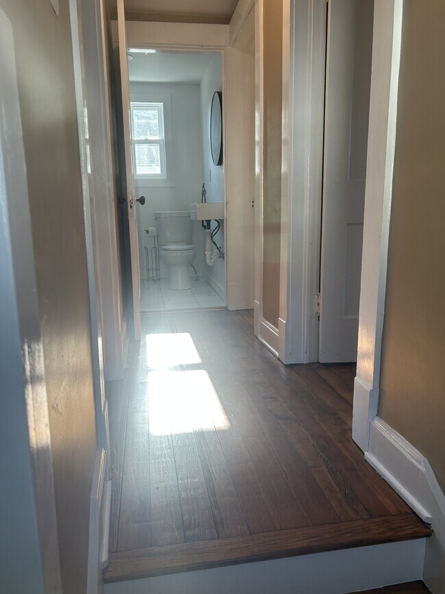 Building Photo - 422 Virginia Avenue