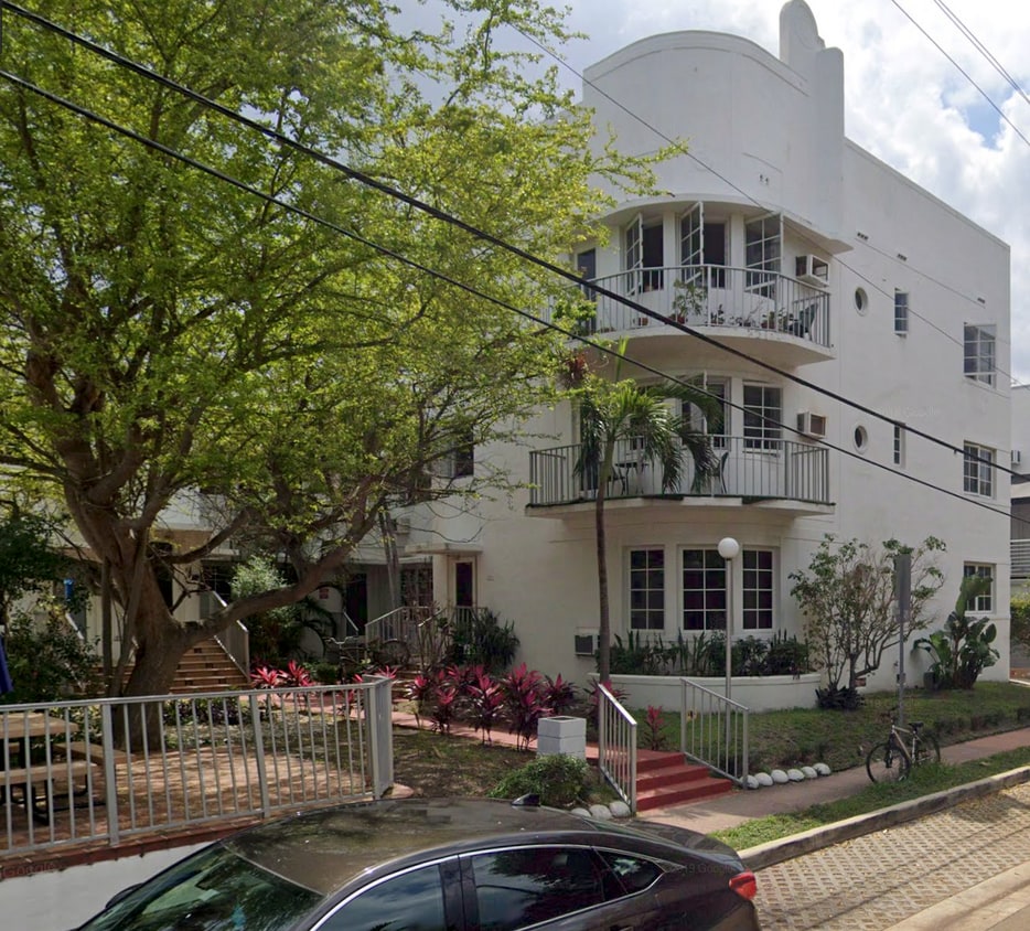Exterior View - 320 W 25th St