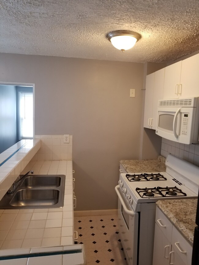 Building Photo - 2851 Edgecombe