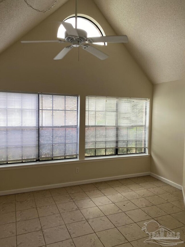 Foto del edificio - 7150 Plantation Rd
