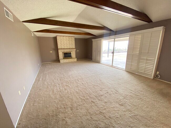 Foto del edificio - 3204 Stone Edge Rd
