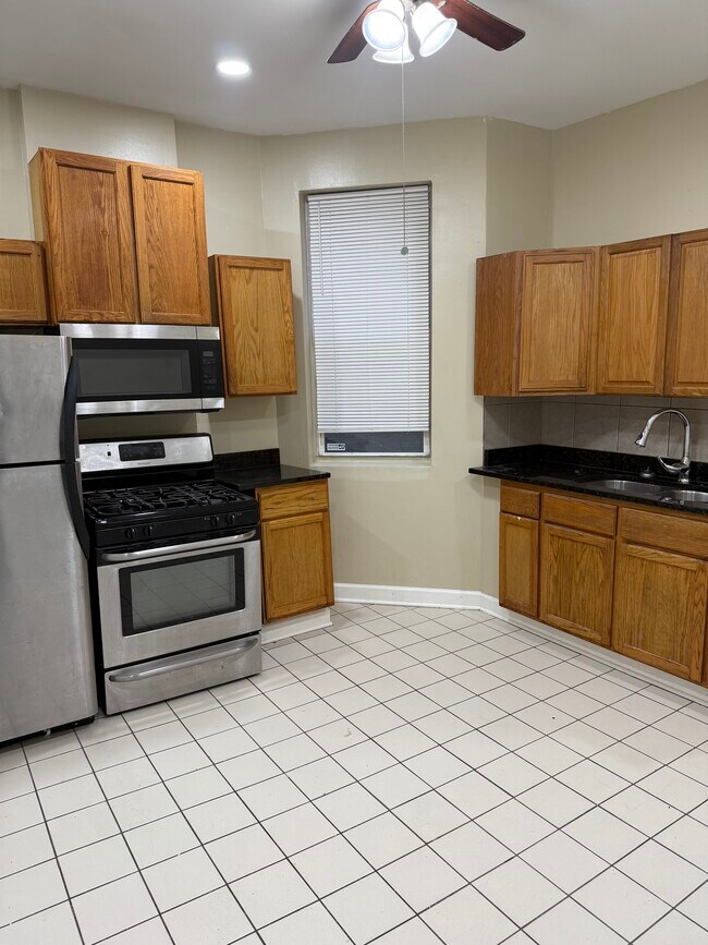 Foto del edificio - 5522 S Loomis Blvd