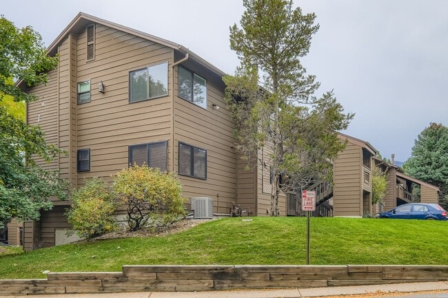 Building Photo - 953 Moorings Dr