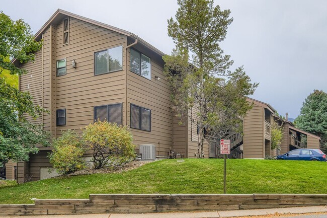 Foto del edificio - 953 Moorings Dr