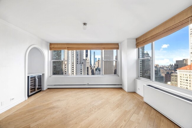 Photo - 117 E 57th St Apartment