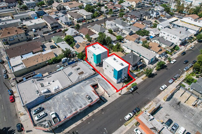 Foto del edificio - 1243 S Catalina St