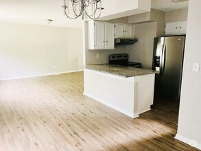 Building Photo - 4149 Clarendon St