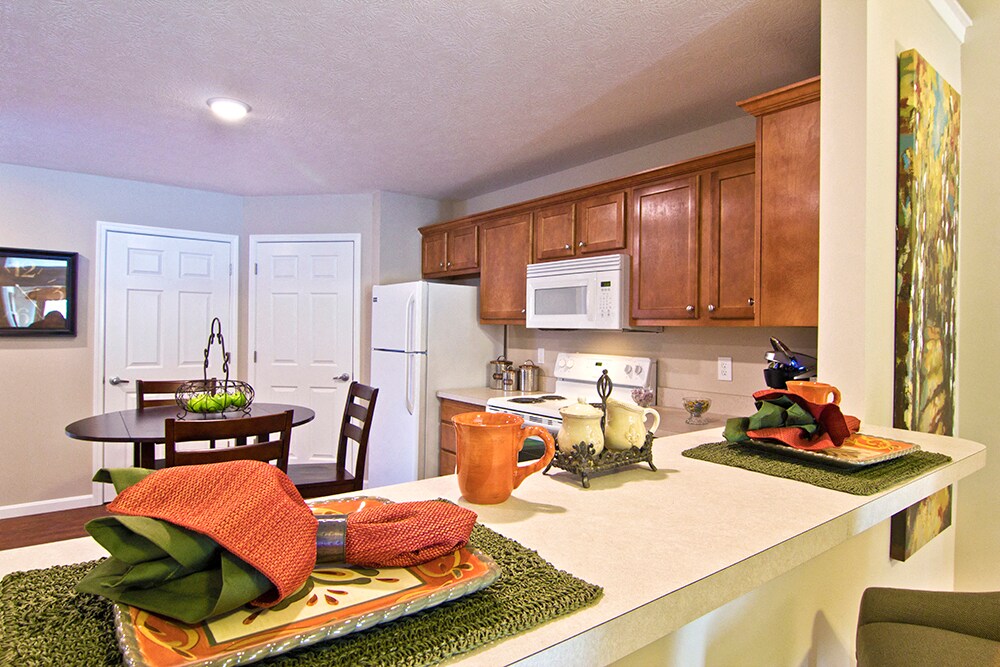 Redwood North Ridgeville Bagley Road – photo 4