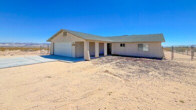 Building Photo - 5563 Morongo Rd