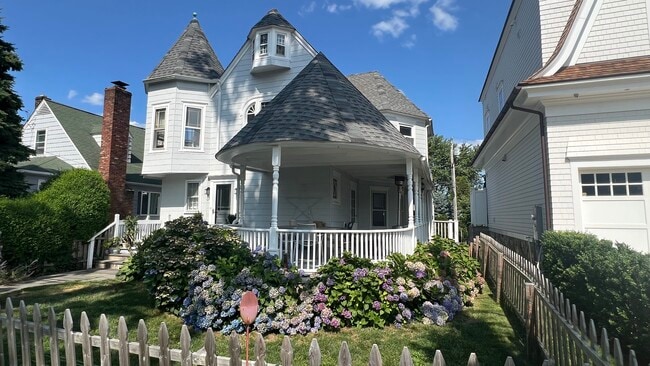 Building Photo - 31 Ensign Rd