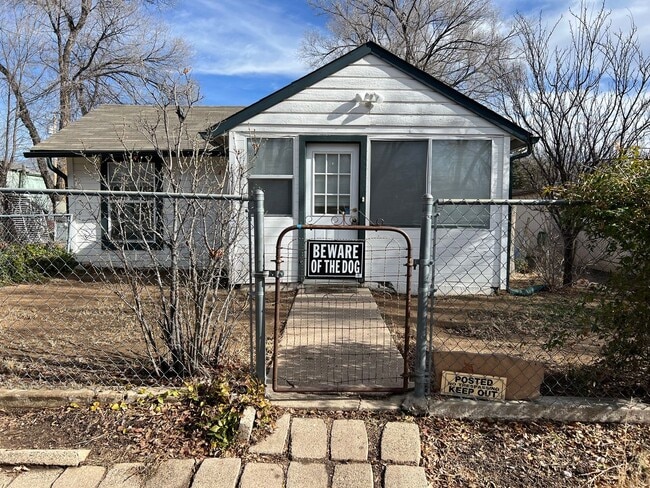 Building Photo - 815 Dameron Dr