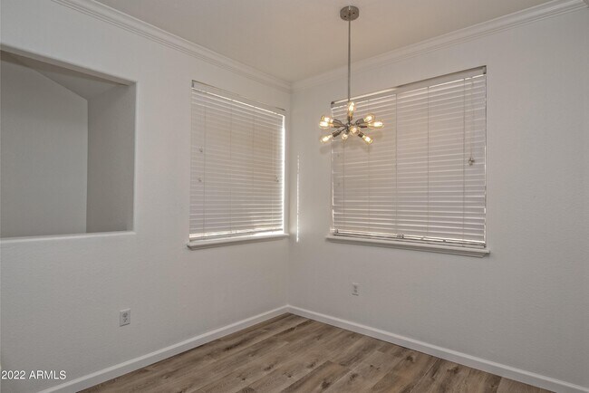 Foto del edificio - 2992 N Miller Rd