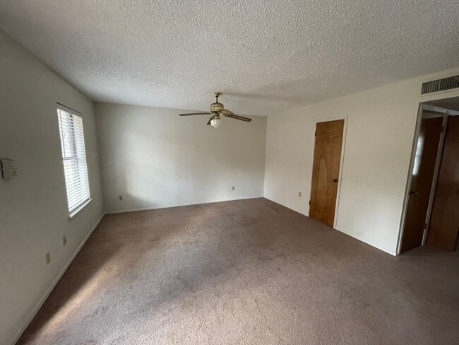 Building Photo - Sunset Heights, Near I-30 and Hulen Street 76107