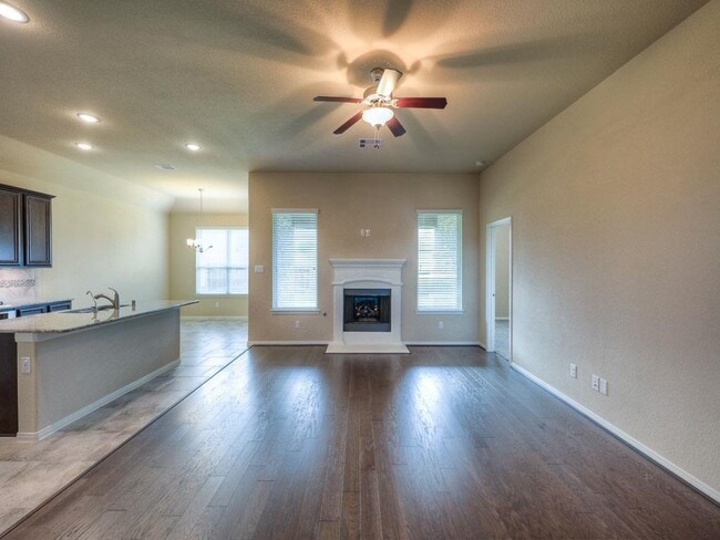 Foto del edificio - 1530 Holly Chase Ct