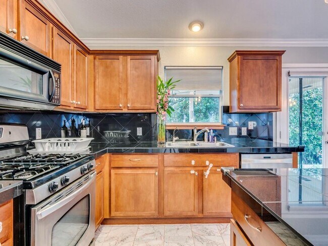 Building Photo - 14728 Bruno Cir