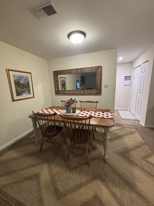 Dining Area - 758 Scotch Way