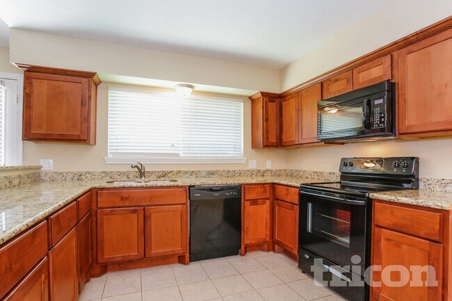 Foto del edificio - 7318 Foxway Ln