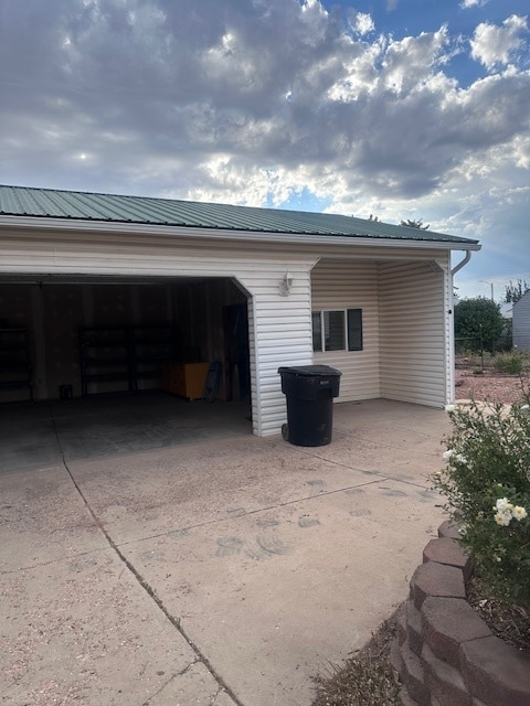 Building Photo - 242 700 W