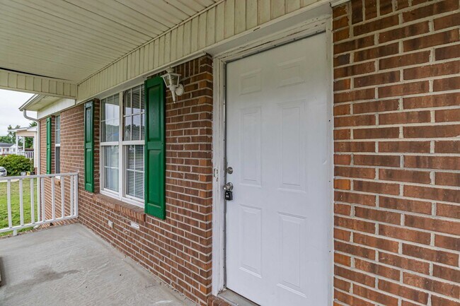 Foto del edificio - *Cute 3 BR 2 BA Home in Goldsboro* Minutes from SJAFB