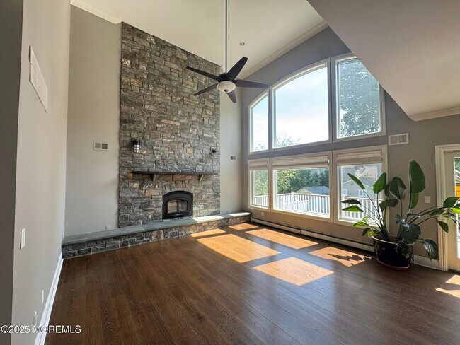 Foto del edificio - 244 Van Kirk Ave