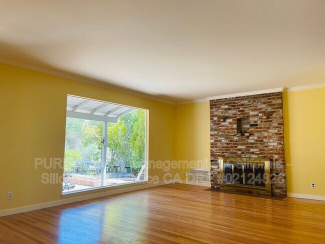Foto del edificio - 1449 Topar Ave