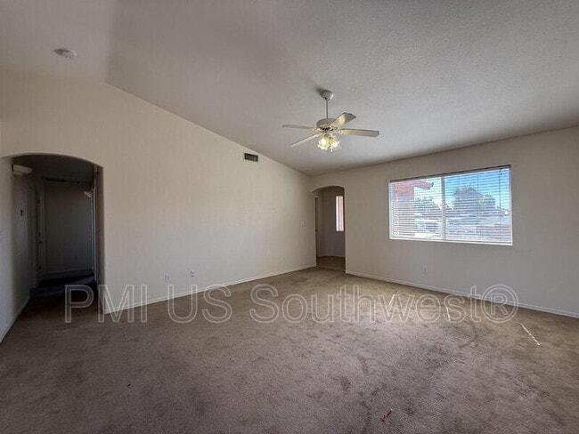 Building Photo - 1605 E Rinaldi Way
