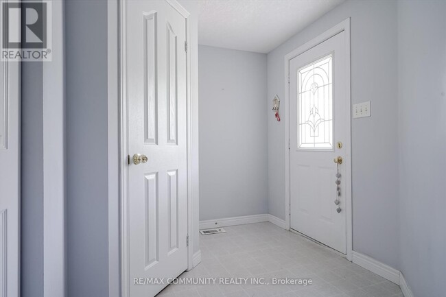 Building Photo - 650 Spinnaker Crescent