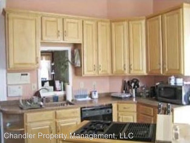 Foto del edificio - 4 br, 3.5 bath House - 417 Court Street