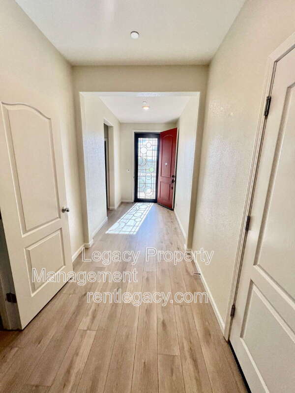 Building Photo - 436 Rose St