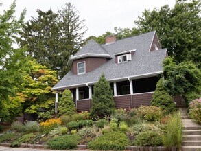 Building Photo - 128 Ashmont St