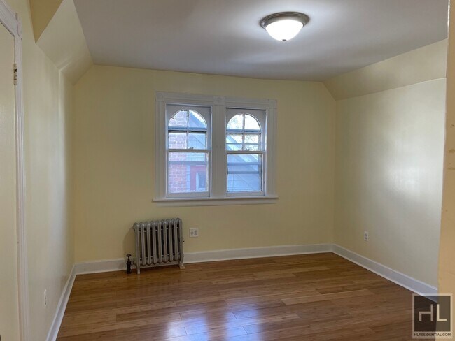 Building Photo - 509 E 24th St