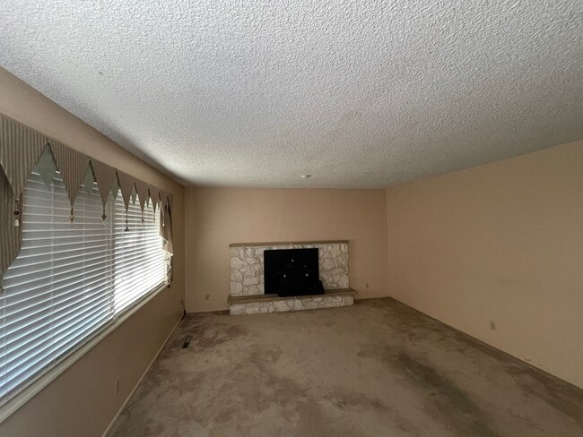 Building Photo - 2636 N 700 E