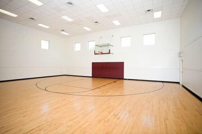 Foto del edificio - 3950 Spring Valley Rd