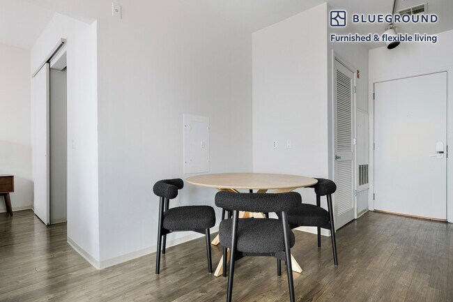 Foto del edificio - 445 Artisan Way